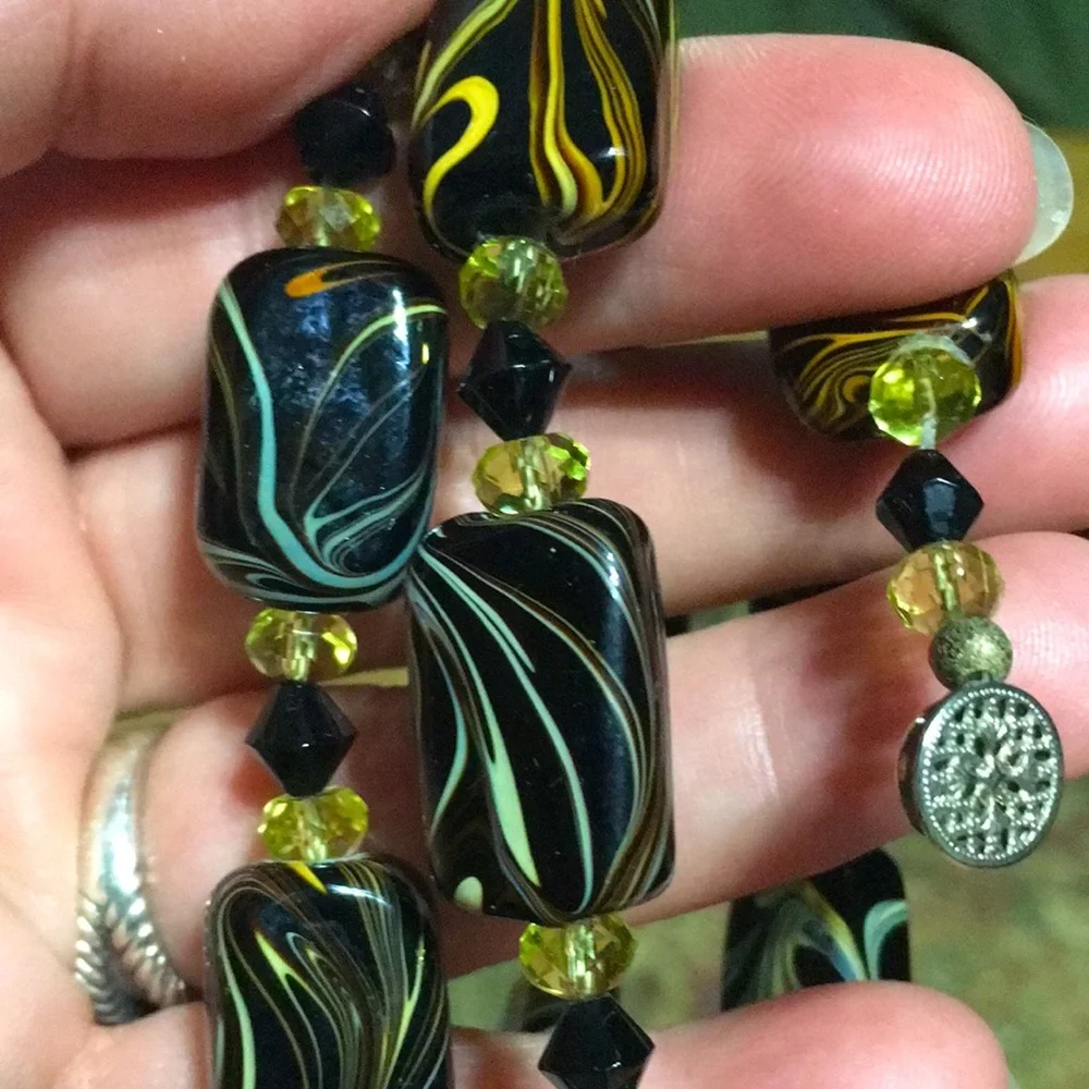Handmade OOAK vintage Glass black bead 18 necklace - Picture 3 of 16